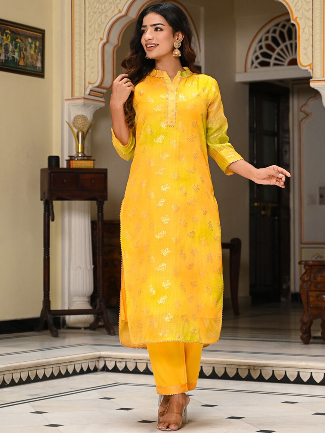 

Indi INSIDE Ethnic Motifs Printed Gotta Patti Kurta, Yellow