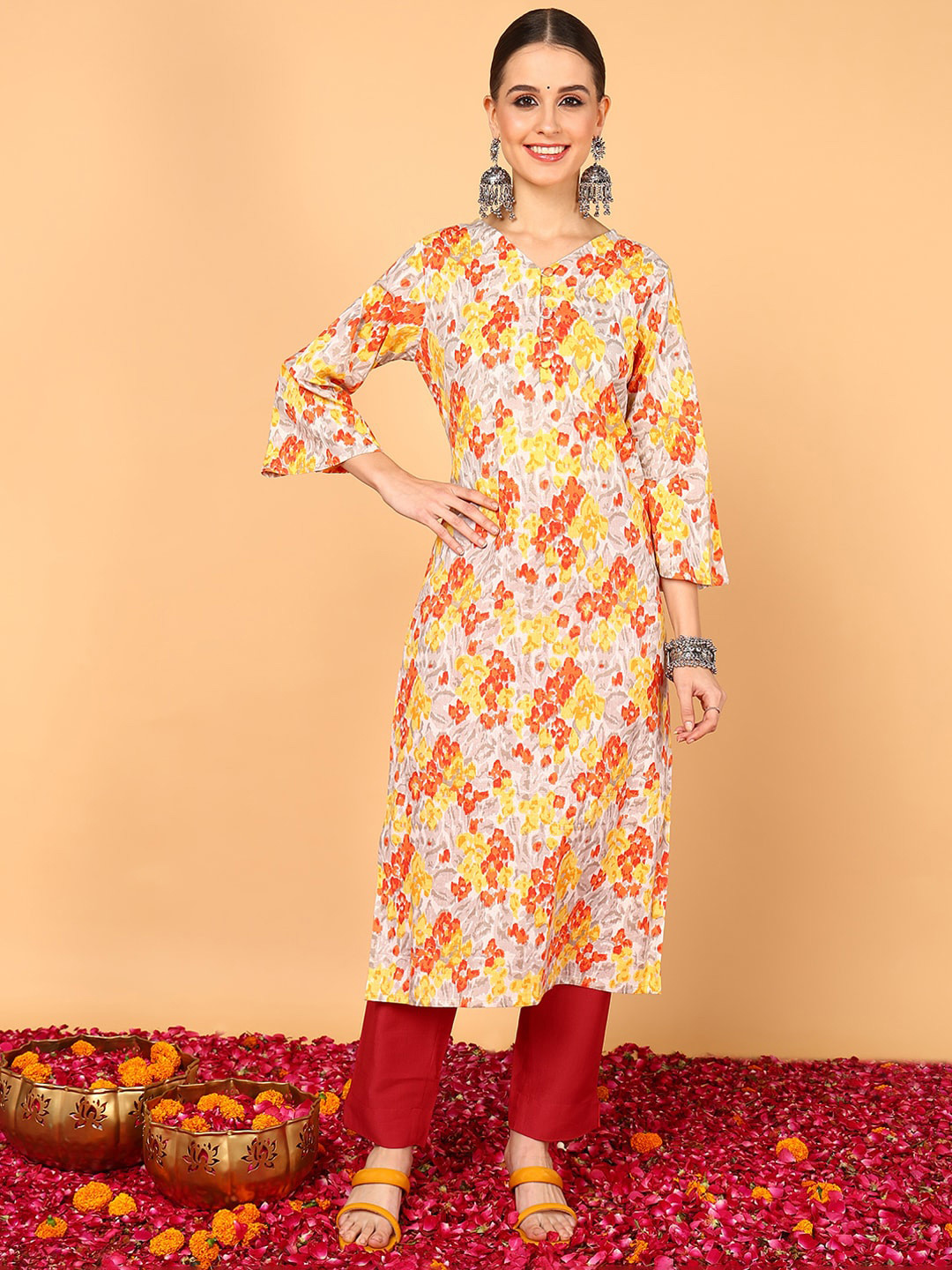 

AHIKA Floral Printed Round Neck Cotton Straight Kurta, Grey