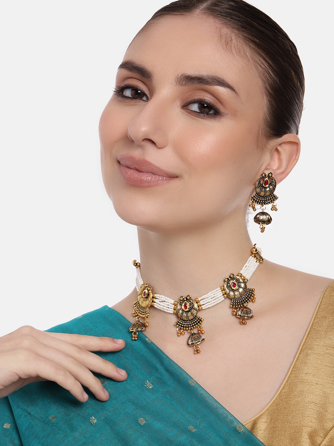 

Estele Gold-Plated Stone-Studded & Pearls Beaded Jewellery Set