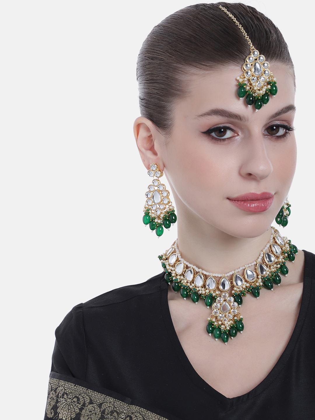 

Estele Gold-Plated Kundan-Studded & Pearl Beaded Jewellery Set