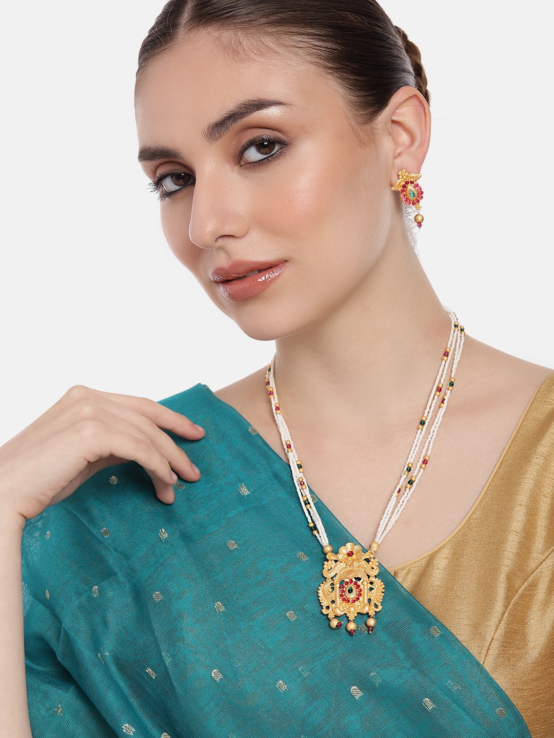 

Estele Gold-Plated Stone-Studded & Beaded Jewellery Set