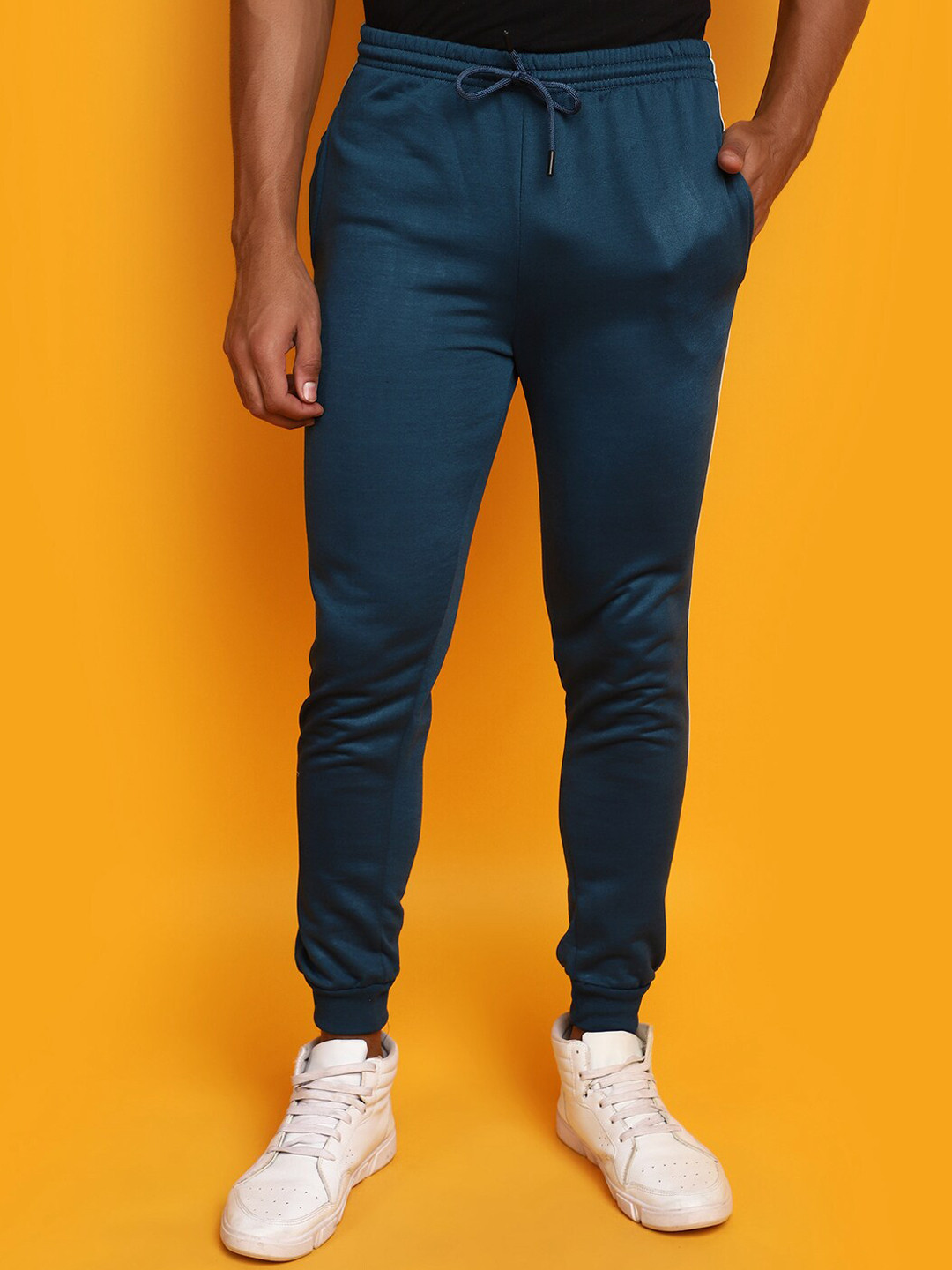 

V-Mart Men Fleece Mid Rise Joggers, Green