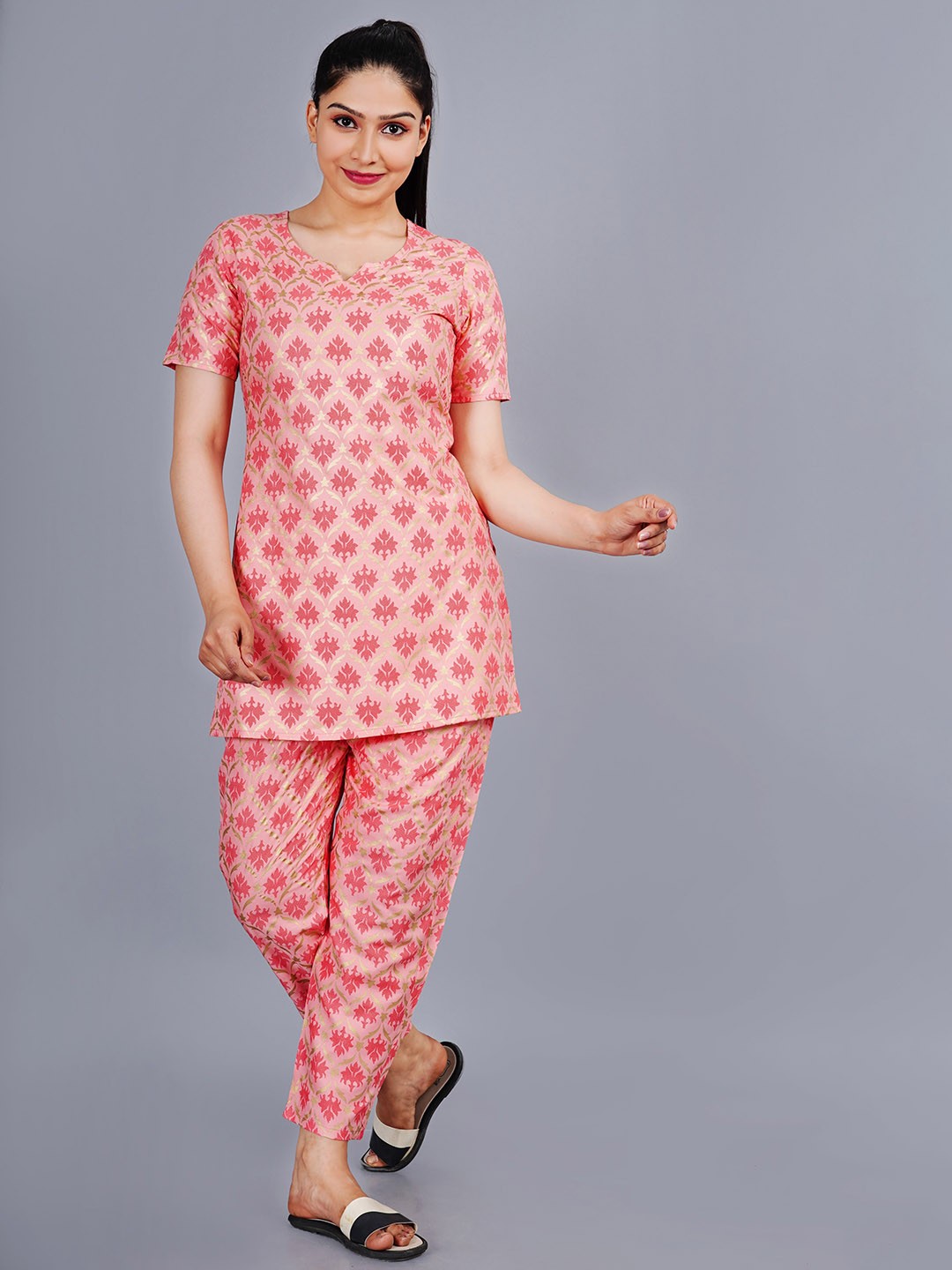 

KALINI Ethnic Motifs Printed Pure Cotton Night suit, Pink