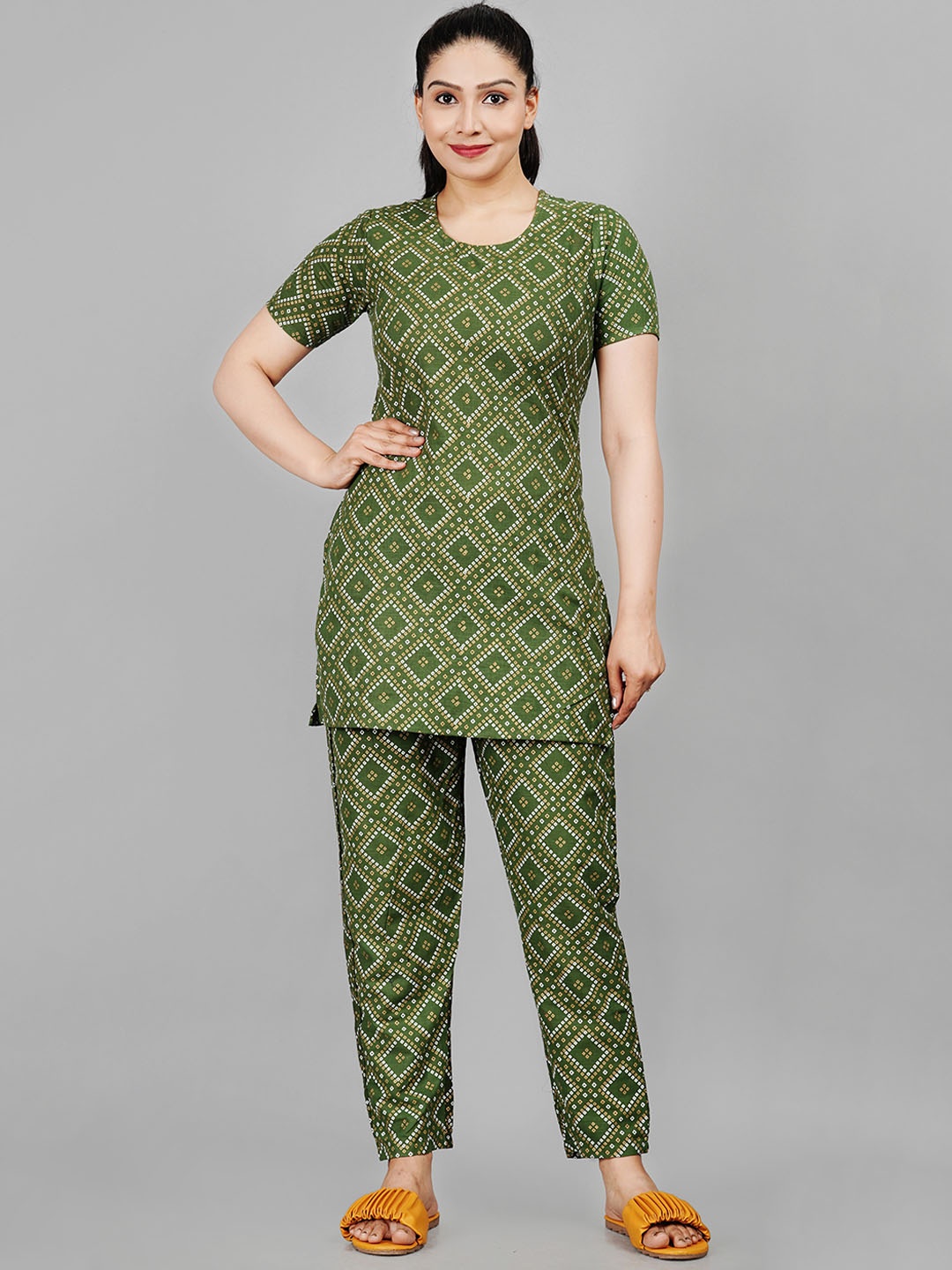 

KALINI Ethnic Motifs Printed Pure Cotton Night suit, Green