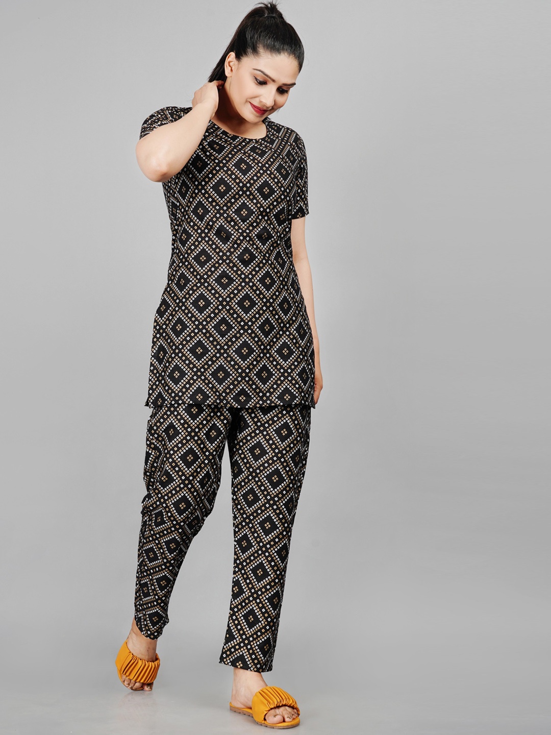 

KALINI Ethnic Motifs Printed Pure Cotton Night suit, Black