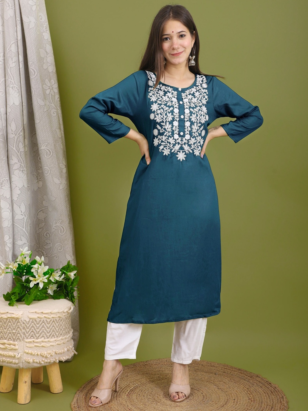 

R RANAK CREATION Embroidered Straight Kurta, Teal