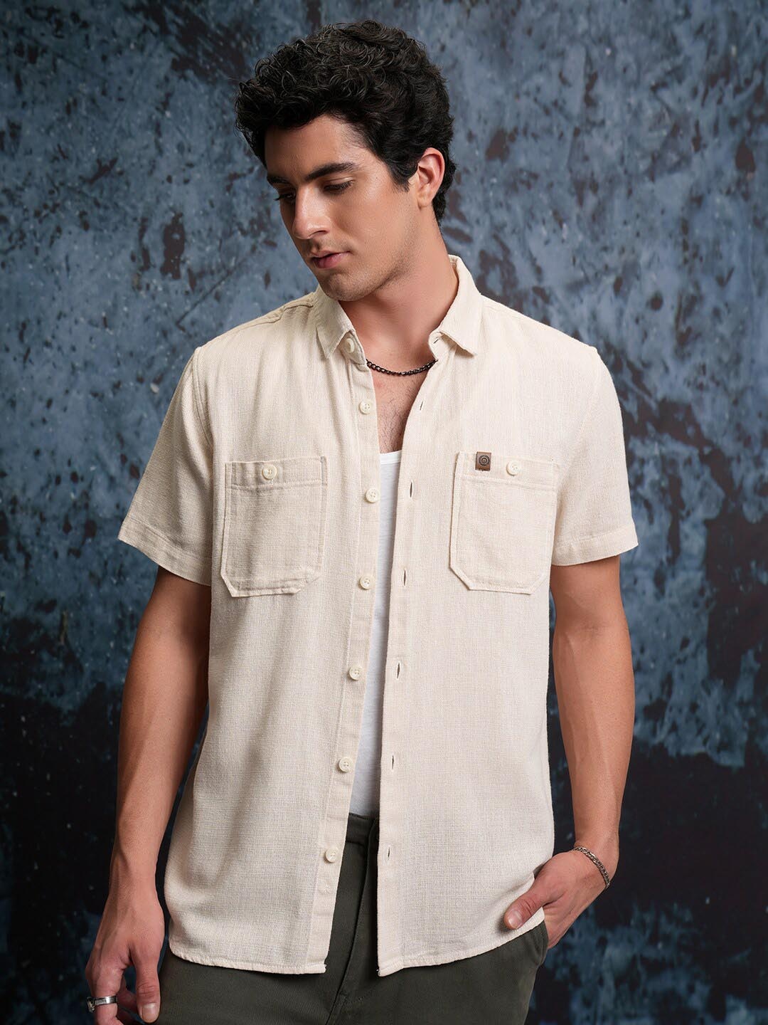 

LOCOMOTIVE Textured Checked Utility Pocket Regular Shirt, Cream