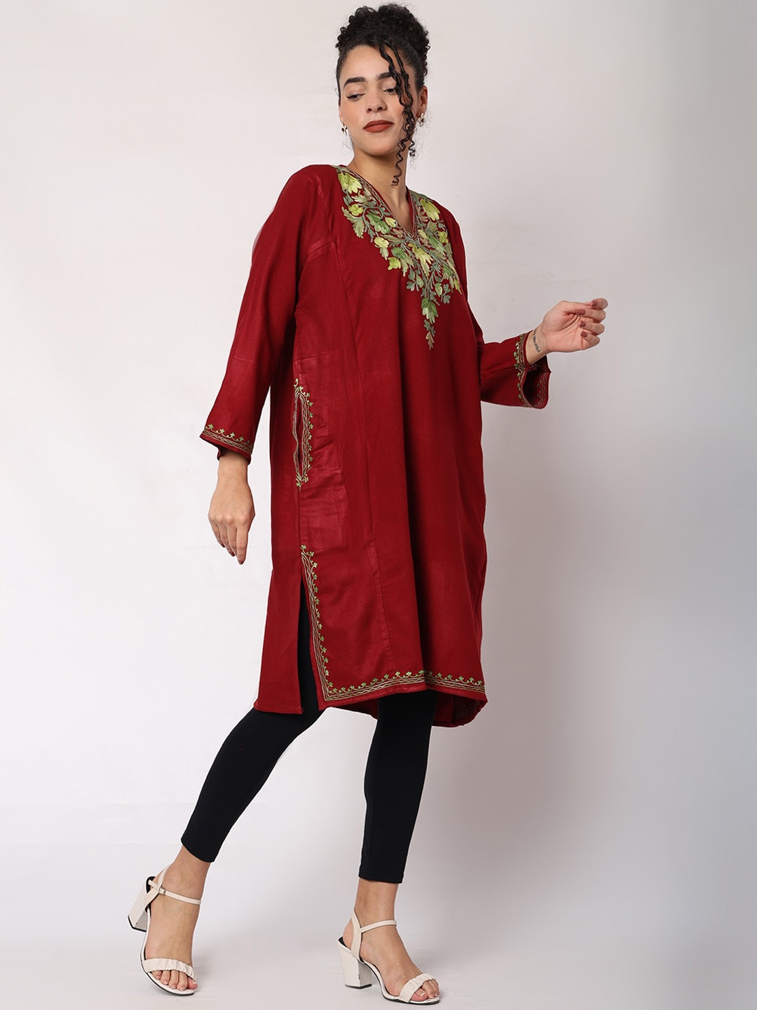 

CRAFTBAZAR Floral Yoke Design V-Neck Yoke Design A-Line Kurta, Maroon