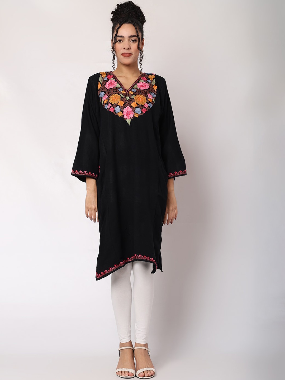 

CRAFTBAZAR Floral Yoke Design V-Neck Yoke Design A-Line Kurta, Black