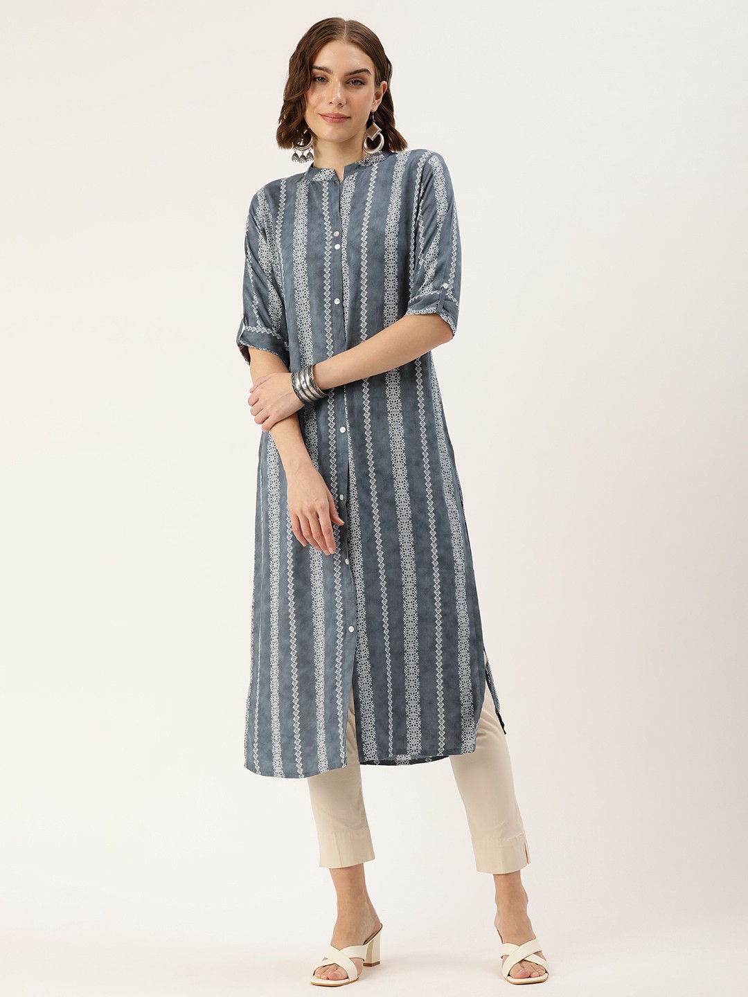 

SHANVIKA Women Abstract Printed Straight Kurta, Grey