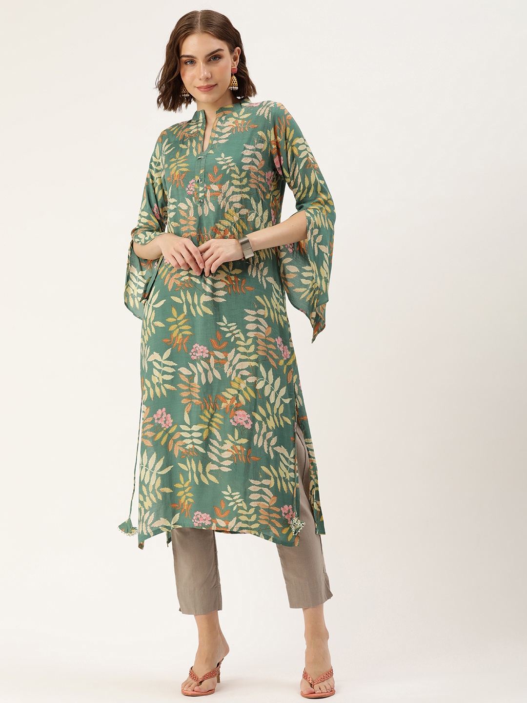 

SHANVIKA Women Floral Printed Flared Sleeves Kurta, Green