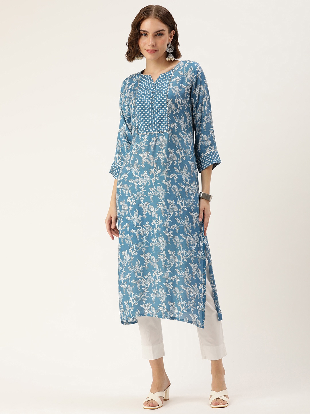 

SHANVIKA Women Floral Printed Gotta Patti Straight Kurta, Teal