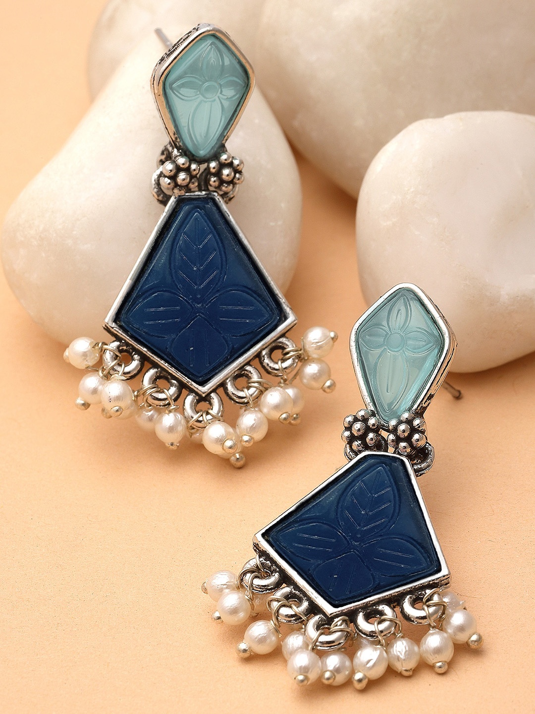 

KARATCART Silver-Plated Diamond Shaped Kundan Studded Drop Earrings