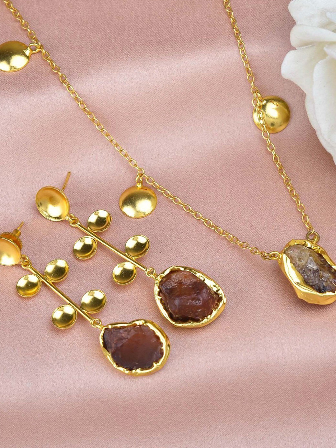 

ZURII Gold-Plated Artificial Stones and Beads Jewellery Set