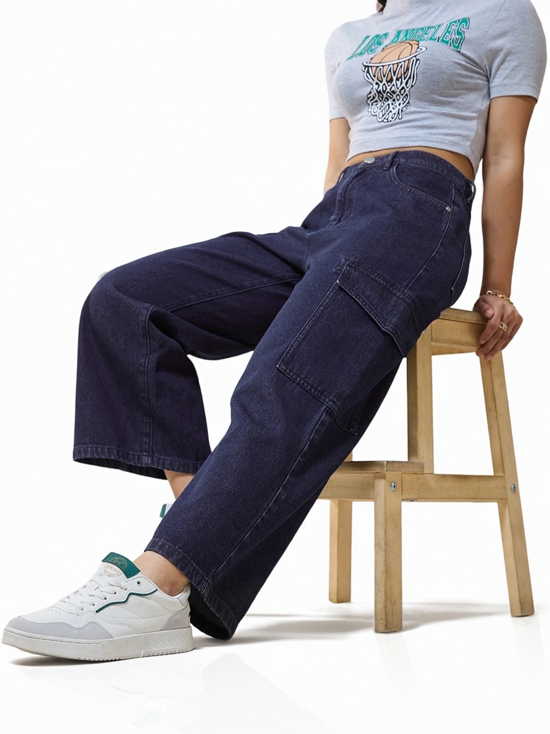 

Bewakoof Women Baggy Stright Fit Cropped Cargo Jeans, Blue