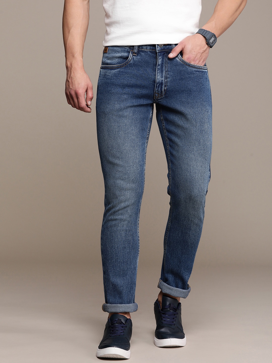 

WROGN Men Slim Fit Light Fade Stretchable Jeans, Blue
