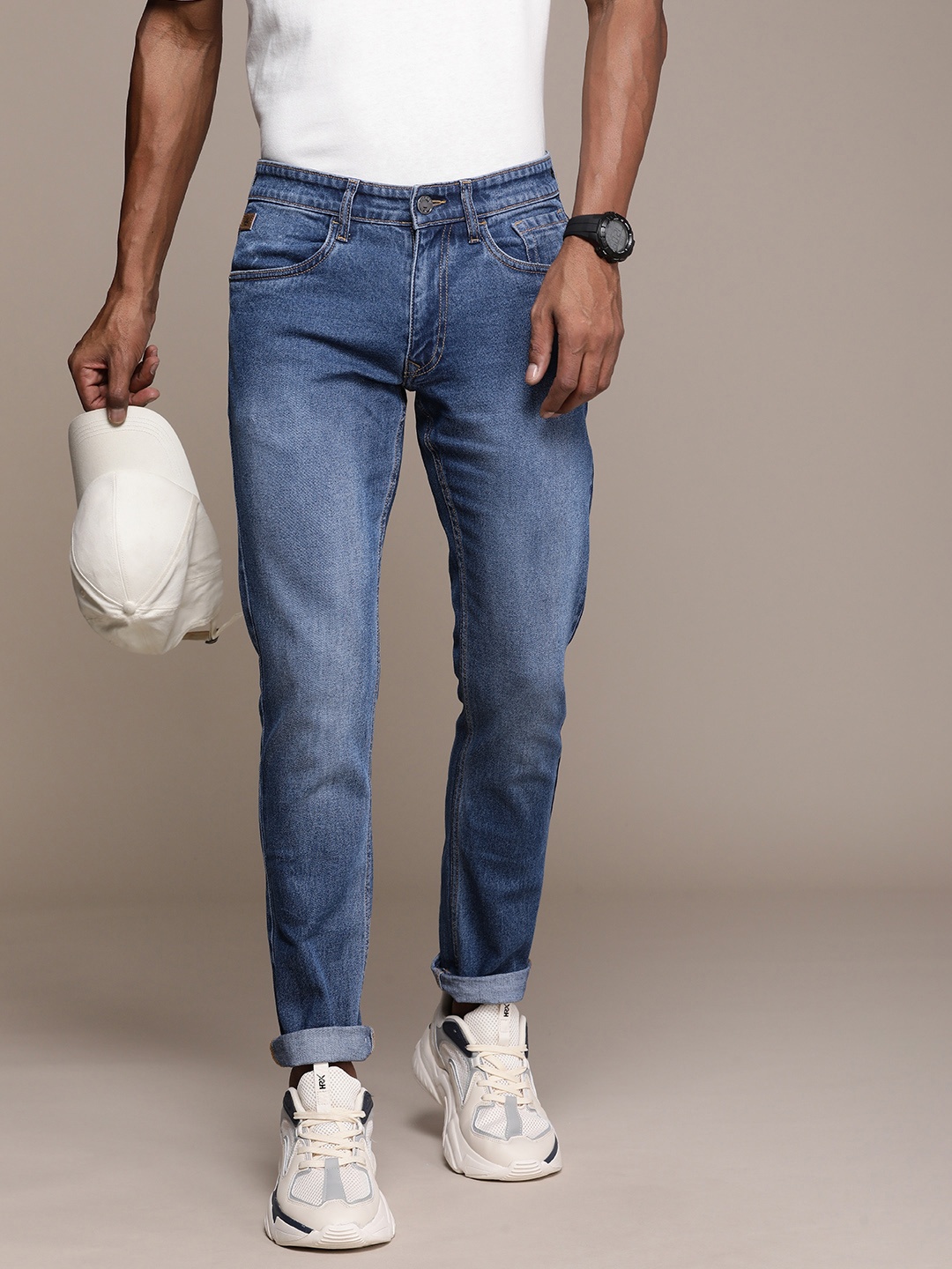 

WROGN Men Slim Fit Mid-Rise Light Fade Stretchable Jeans, Blue