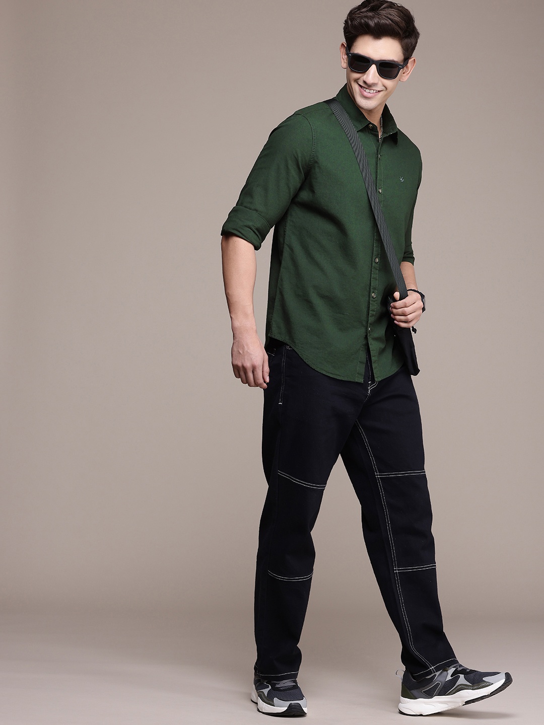

WROGN Pure Cotton Slim Fit Casual Shirt, Green
