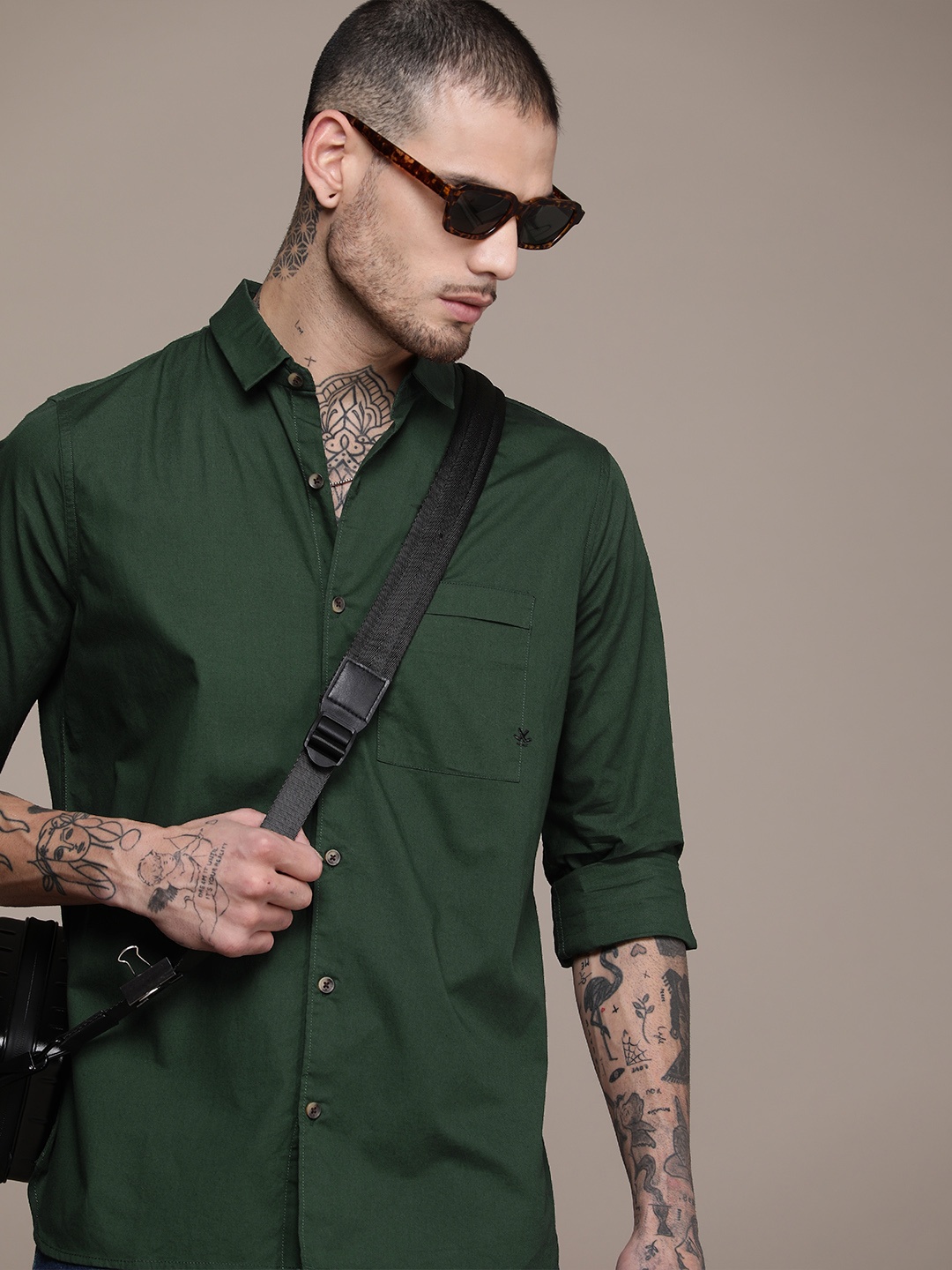 

WROGN Pure Cotton Slim Fit Casual Shirt, Green