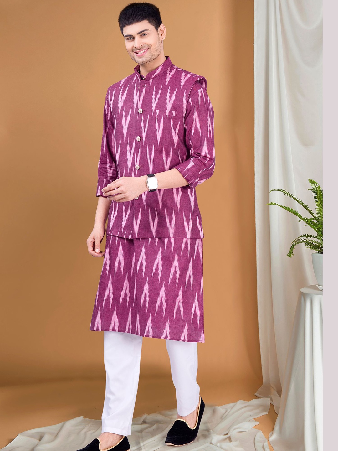 

SHIWAM ETHNIX Geometric Ikat Printed Band Collar Straight Kurta & Pyjama With Nehru Jacket, Maroon