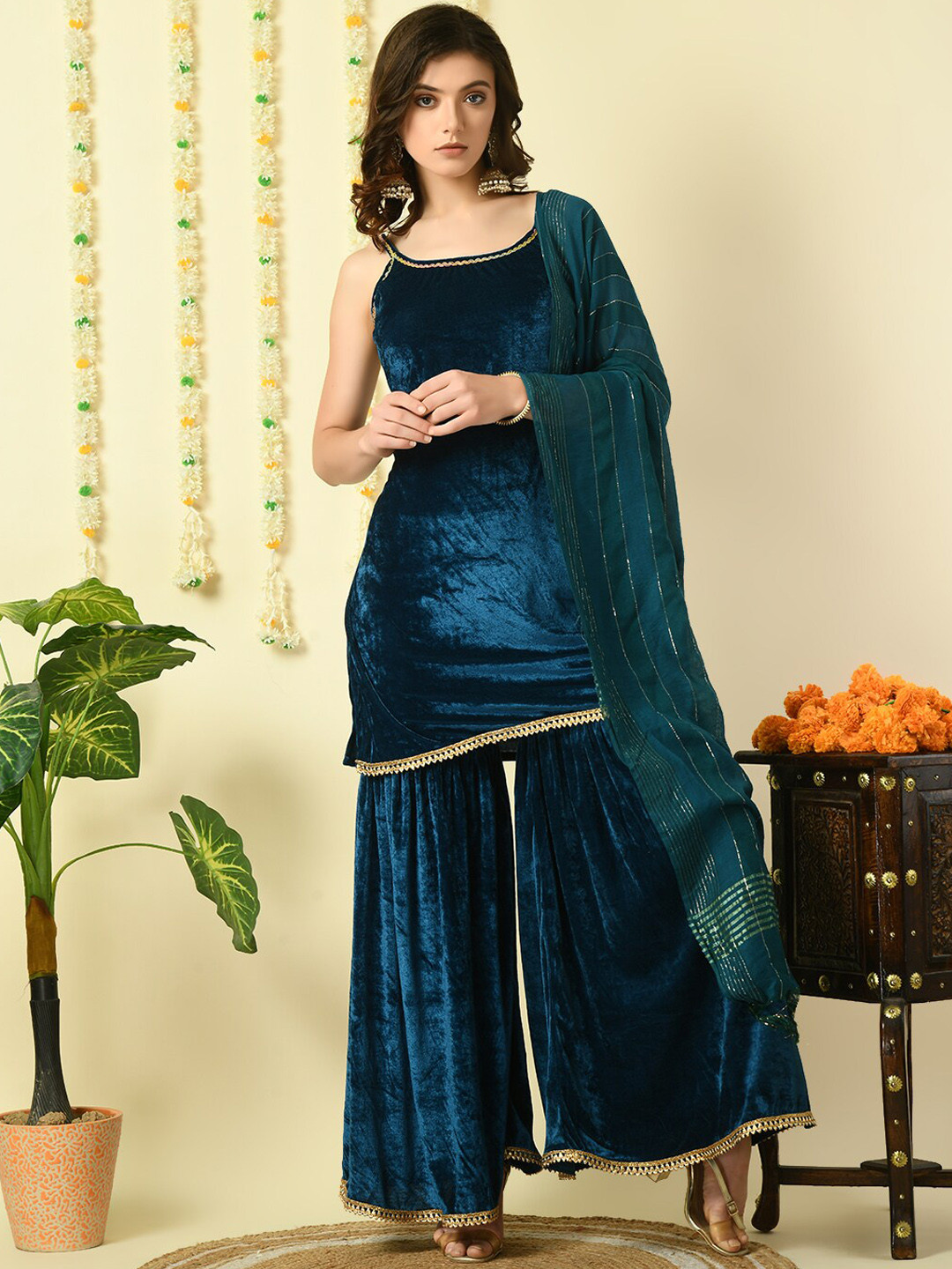 

Myshka Zari Velvet Straight Kurti With Sharara & Dupatta, Teal