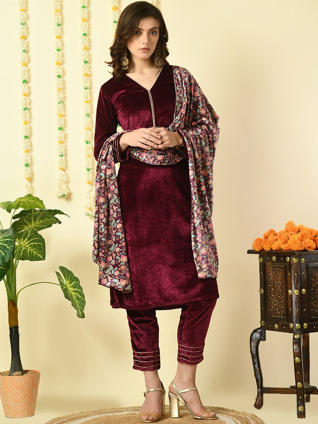 

Myshka Gotta Patti Velvet Straight Kurta With Trousers & Dupatta, Magenta