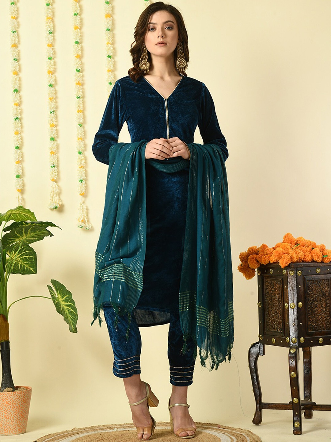 

Myshka V-Neck Velvet Straight Kurta With Trousers & Dupatta, Teal