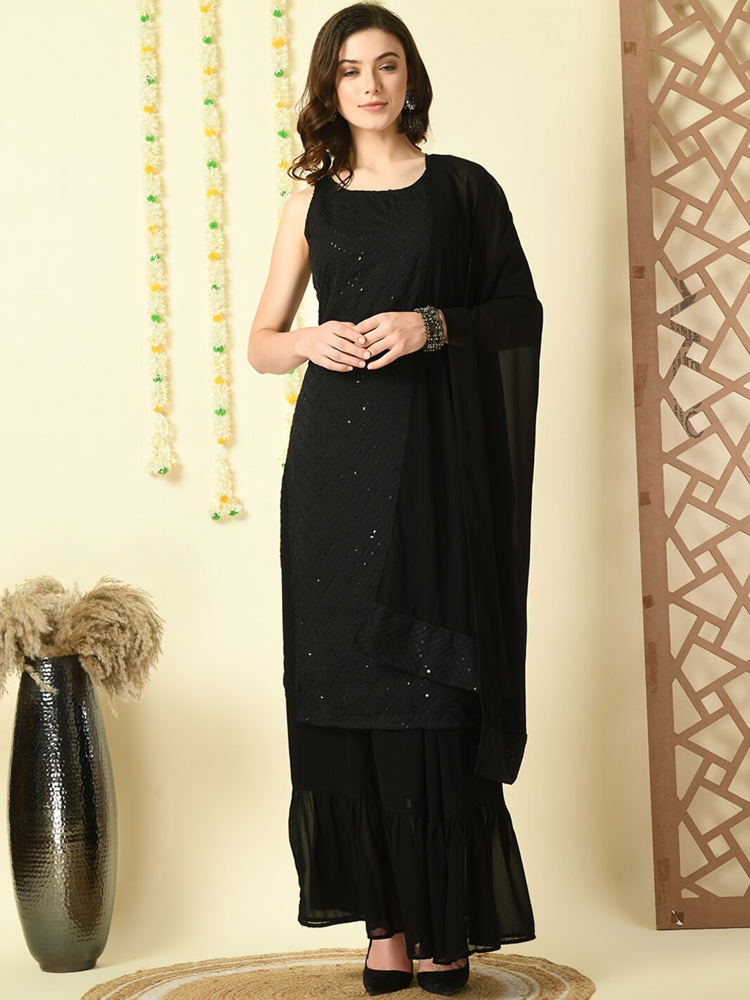 

Myshka Ethnic Motifs Embroidered Sequinned Georgette Kurta With Skirt & Dupatta, Black