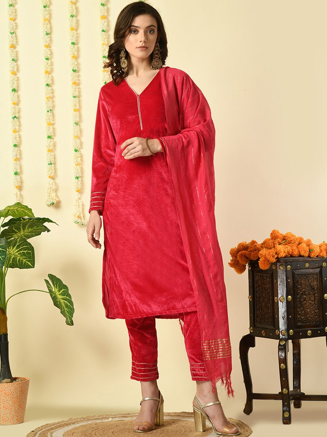 

Myshka Women Pink Regular Velvet Kurta with Trousers & With Dupatta