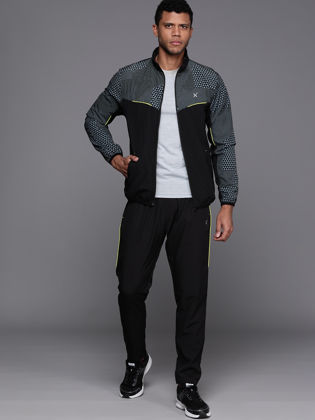 

HRX by Hrithik Roshan Geometric Printed Running Tracksuit, Black