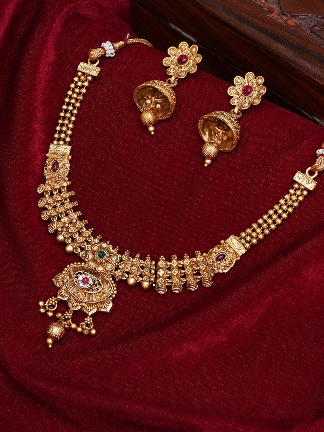 

Mali Fionna Gold-Plated Stone-Studded Jewellery Set