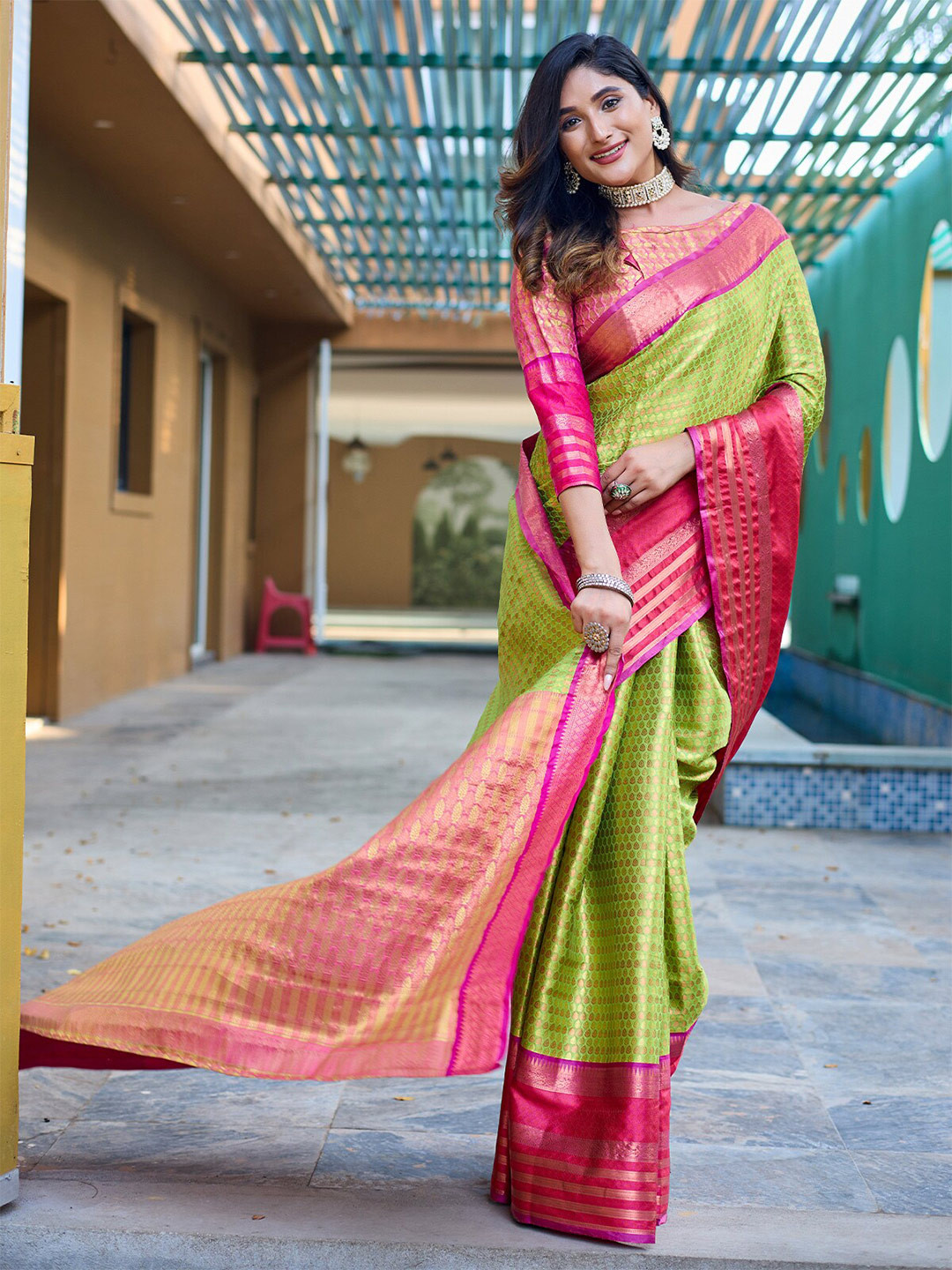 

ODETTE Ethnic Motifs Woven Design Saree, Green