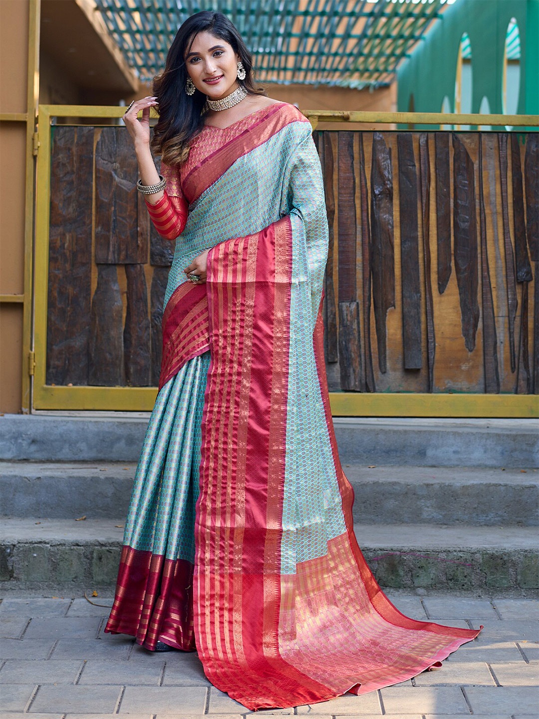 

ODETTE Ethnic Motifs Woven Design Zari Saree, Blue