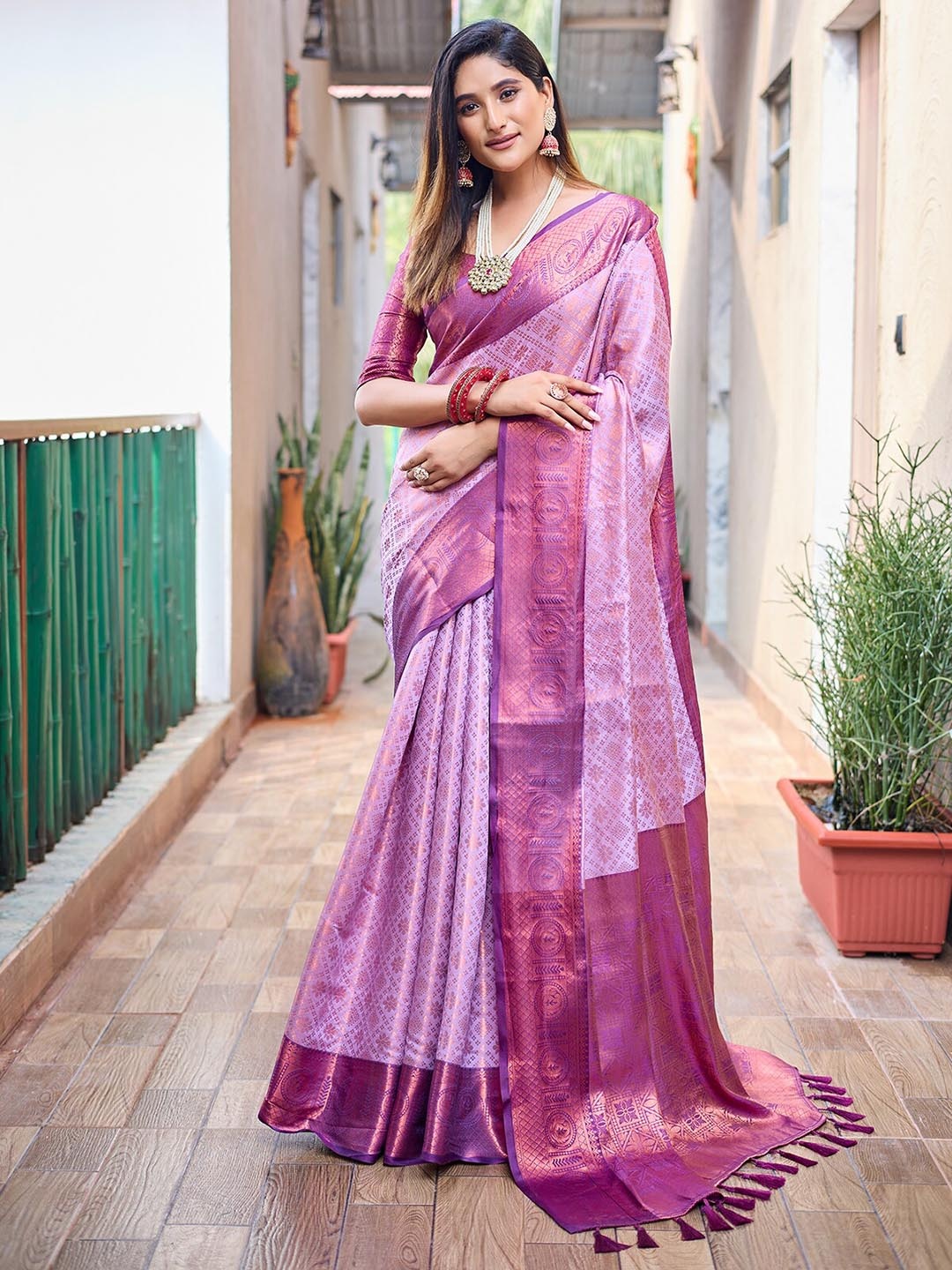 

ODETTE Ethnic Motifs Woven Design Saree, Purple