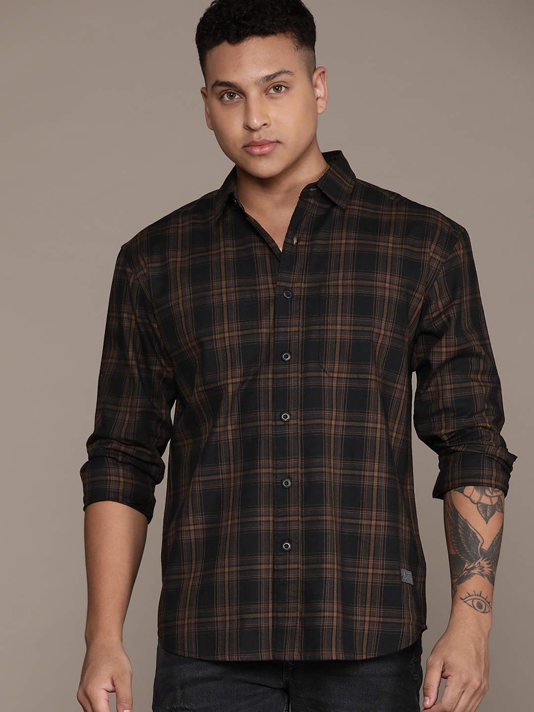 

Roadster Men Checked Casual Shirt, Brown