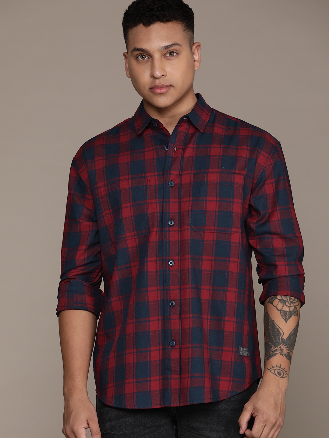 

Roadster Men Checked Casual Shirt, Red