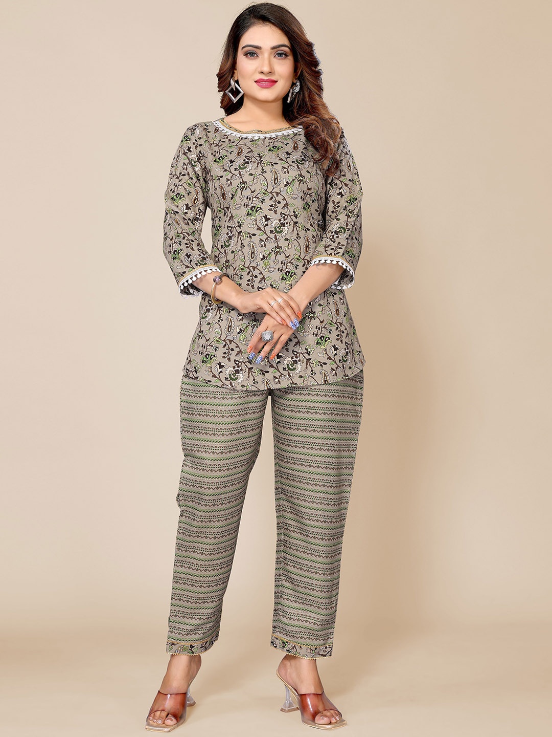 

Krimmple Floral Printed Round Neck Top With Trousers Co-Ords Set, Green