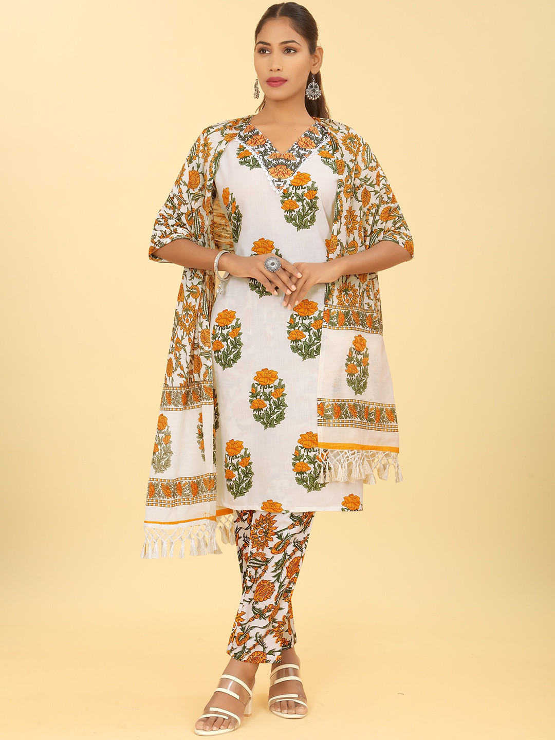 

Punrwa Floral Block Printed V-Neck Regular Kurta With Trousers & Dupatta, Yellow