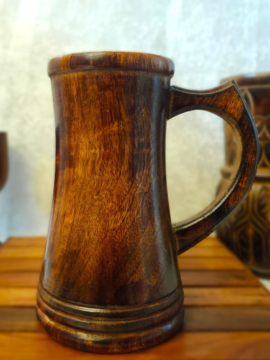 

Classical Youth Brown Wood Glossy Mugs 850 ml