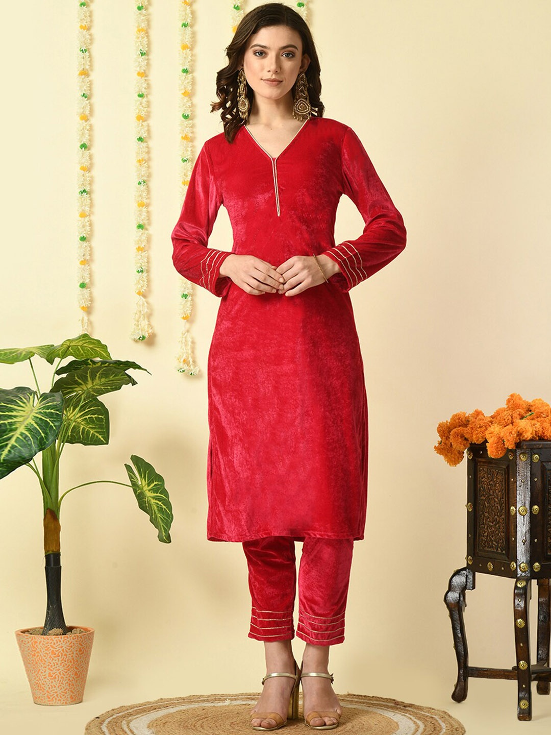

Myshka V-Neck Velvet Straight Kurta With Trouser, Pink