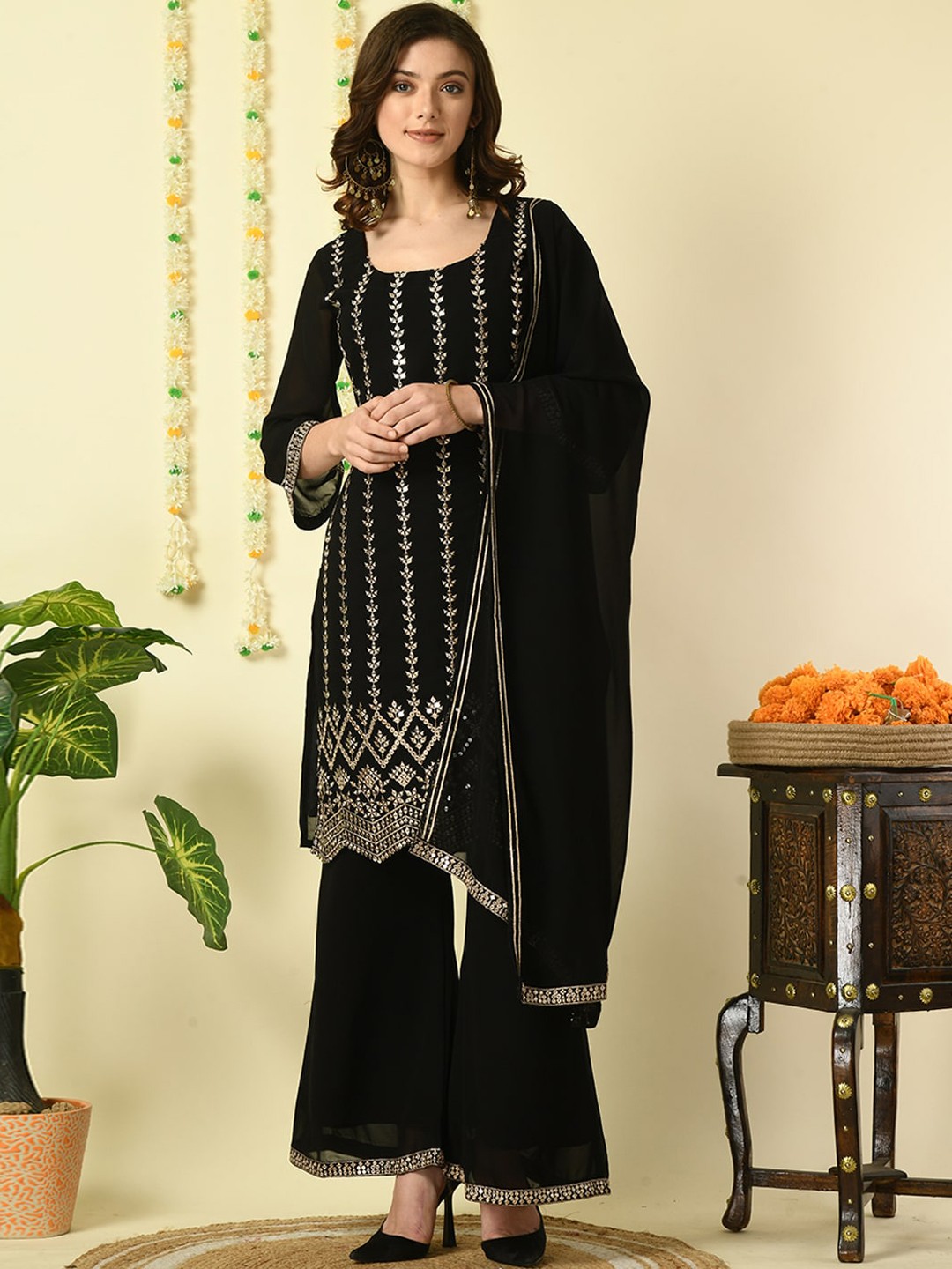 

Myshka Embroidered Regular Kurta With Skirt & Dupatta, Black