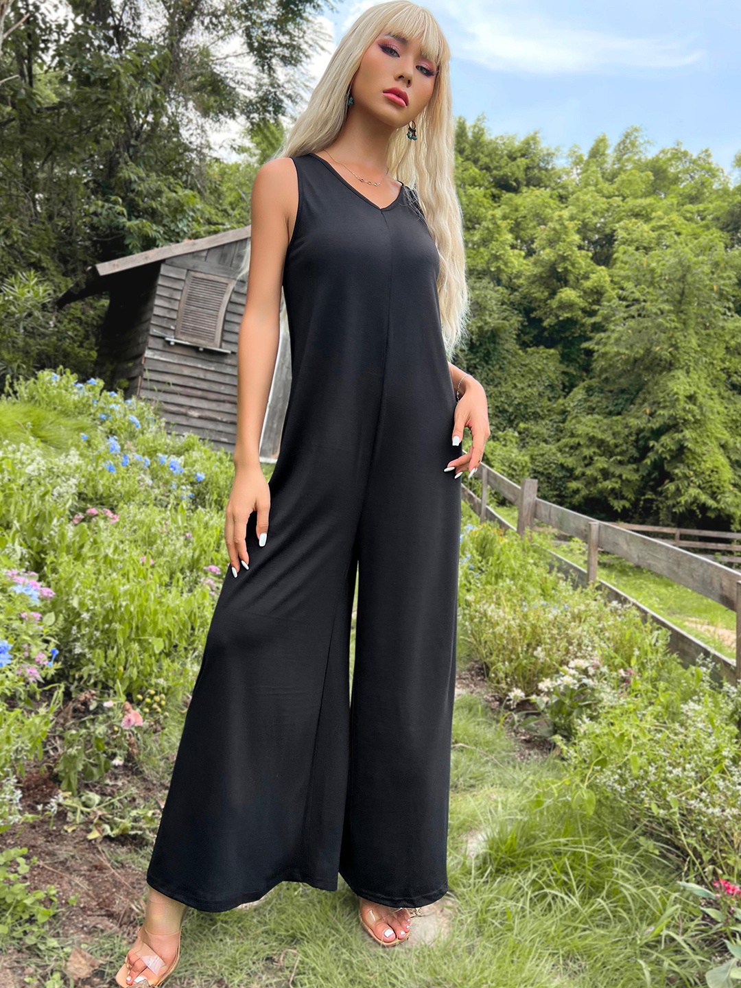 

StyleCast Black V-Neck Sleeveless Basic Jumpsuit