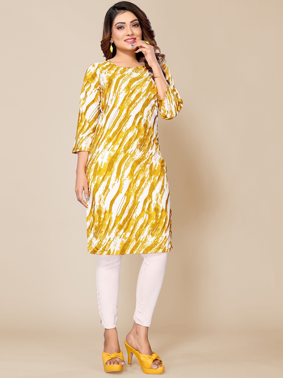 

Krimmple Abstract Printed Straight Kurta, Yellow