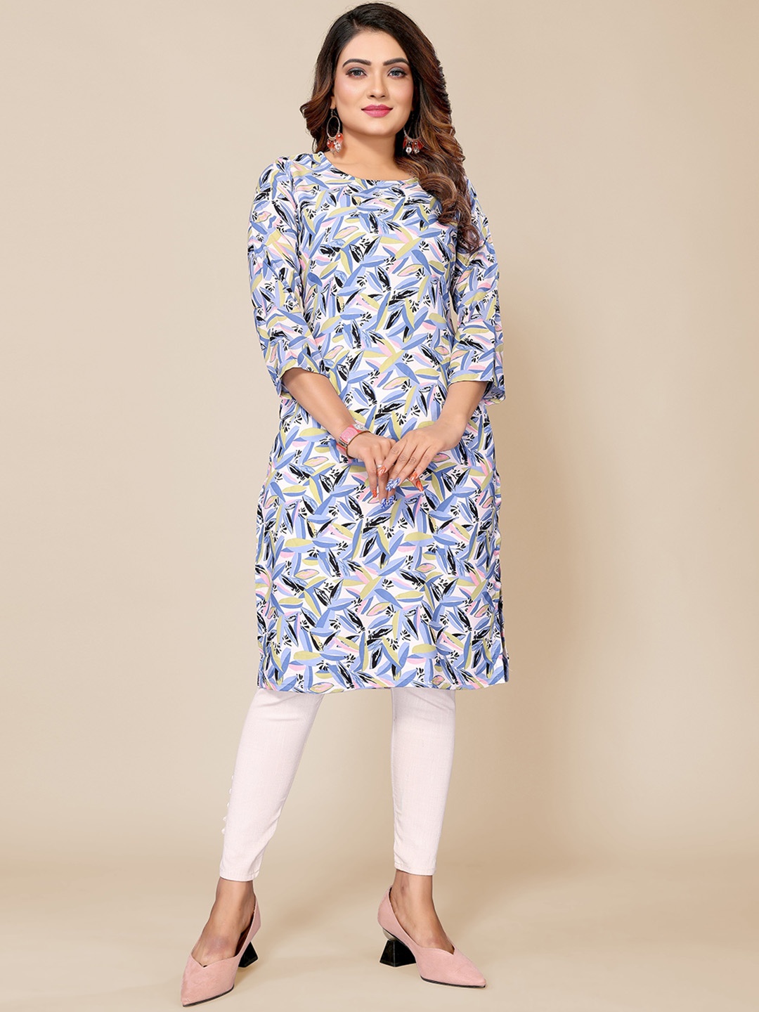 

Krimmple Floral Printed Round Neck Kurta, Blue