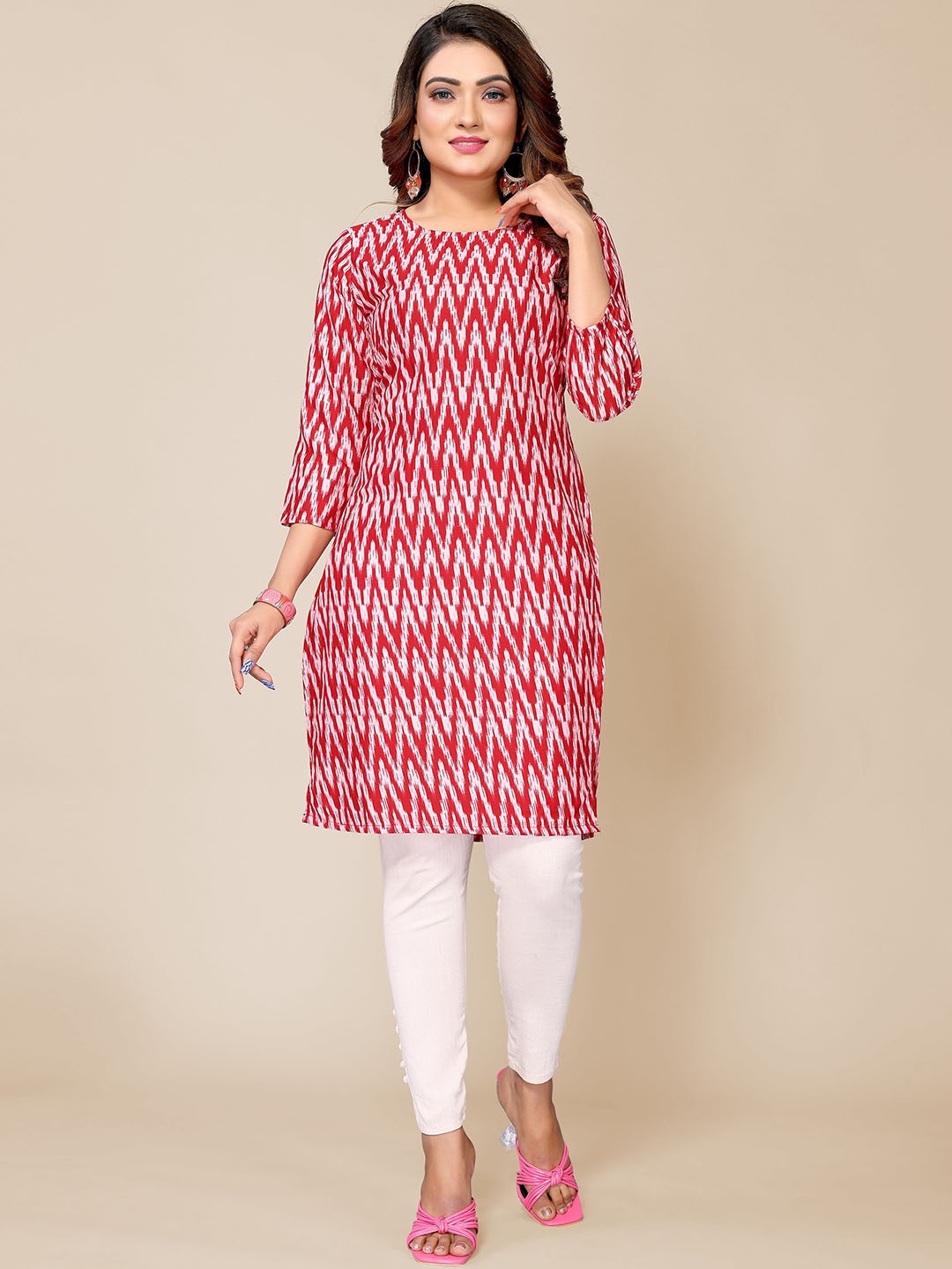 

Krimmple Chevron Printed Straight Kurta, Red