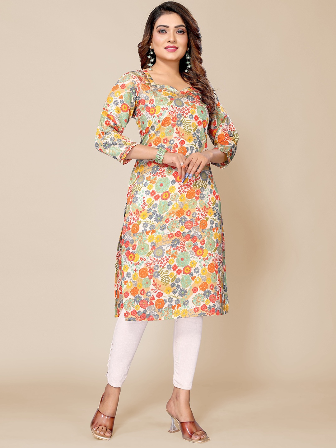 

Krimmple Floral Printed Straight Kurta, Off white
