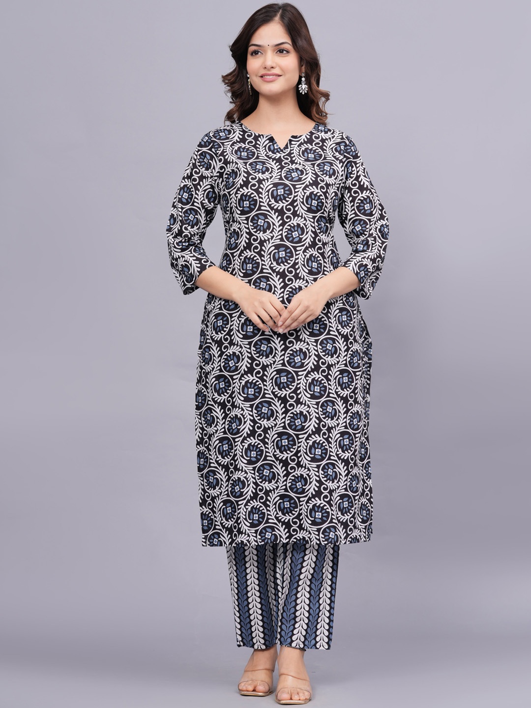 

ROOPWATI FASHION Floral Printed Pure Cotton Kurta With Palazzos, Black