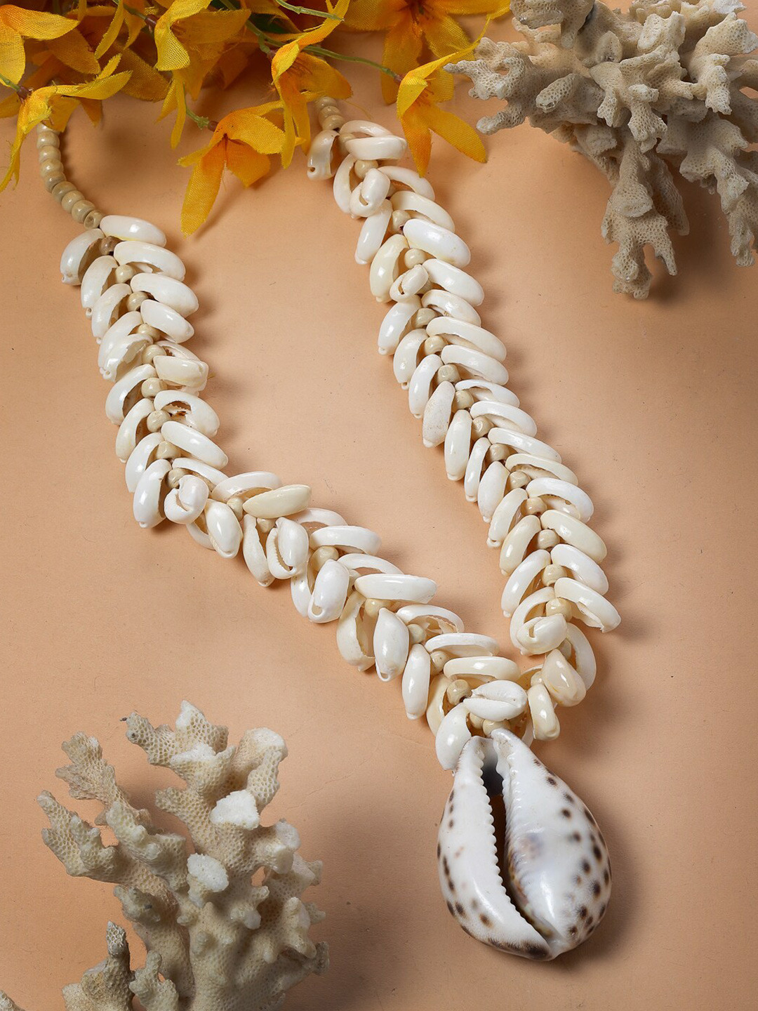

Moedbuille Cowri Shells & Beaded Bohemian Necklace, Off white