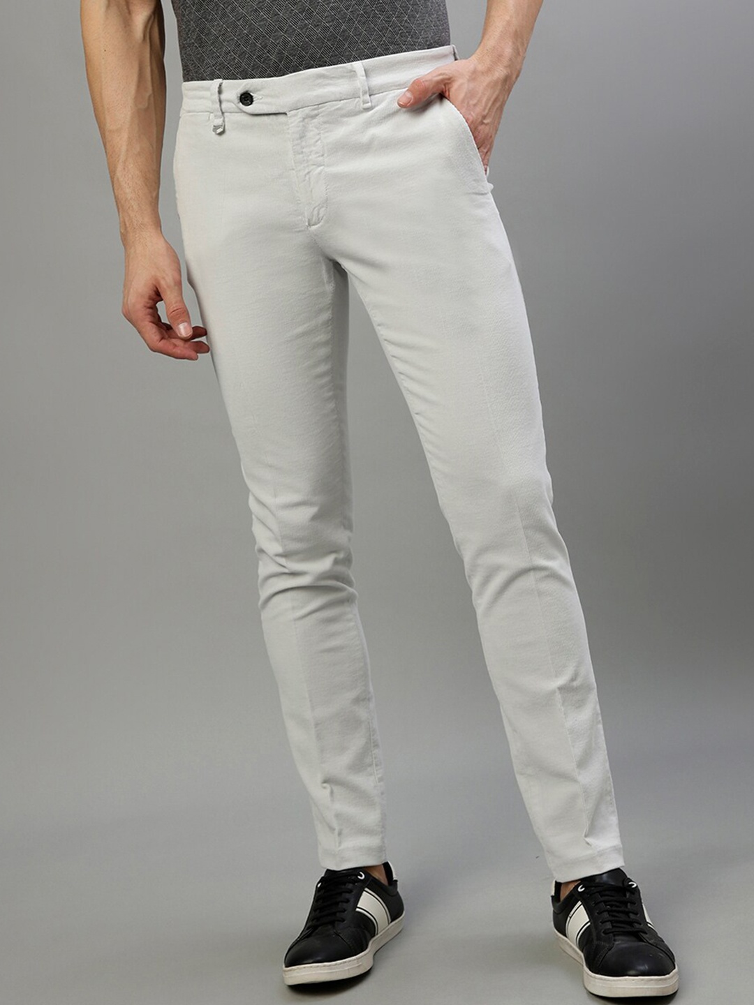 

Antony Morato Men Skinny Fit Mid-Rise Chinos Trousers, Off white