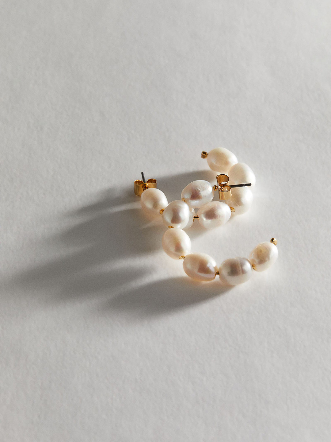 

H&M Gold-Plated Pearl Hoops